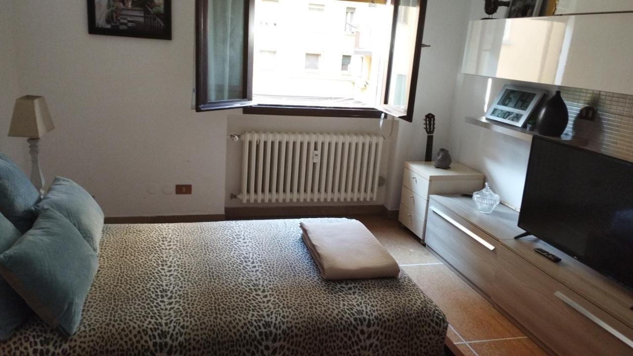 Appartamento Spazioso In Mazzini Bologna Exterior foto